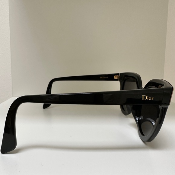 Like new Dior Sunglasses - Picture 8 of 10
